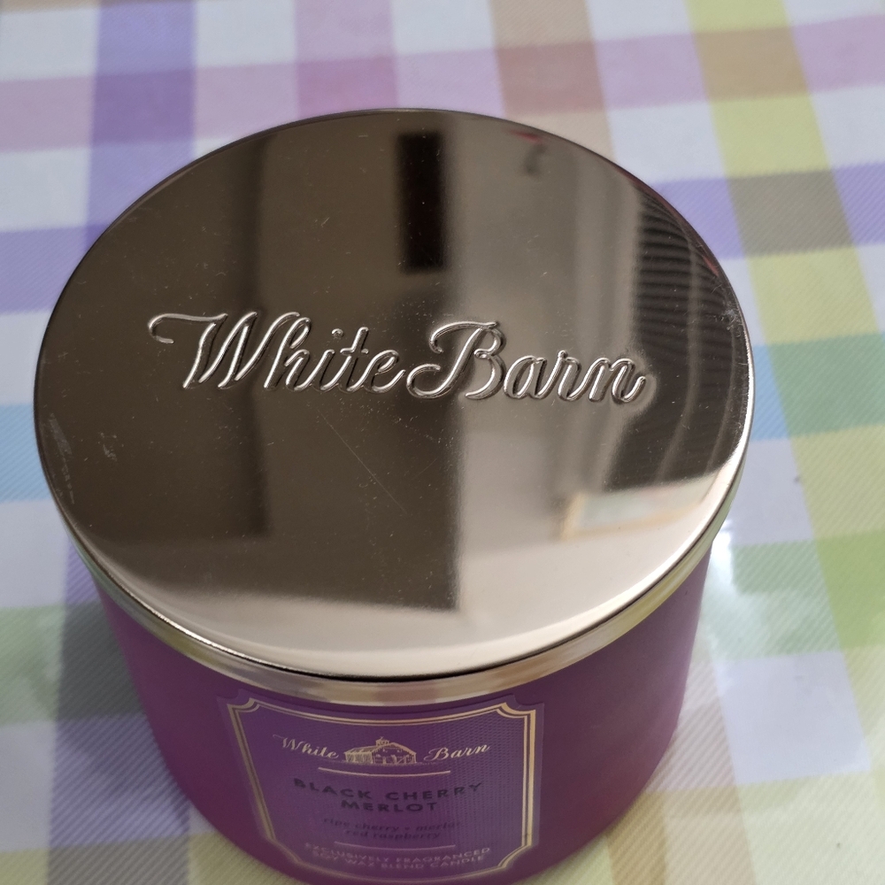 Bath & Body Works White Barn Black Cherry Merlot 3-Wick Candle NEW RARE - Picture 3 of 5